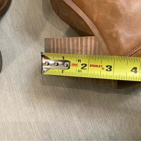 LUCKY BRAND Sz 6 Distressed Stacked  Heel Tulip Top Leather Ankle Booties - Picture 10 of 10